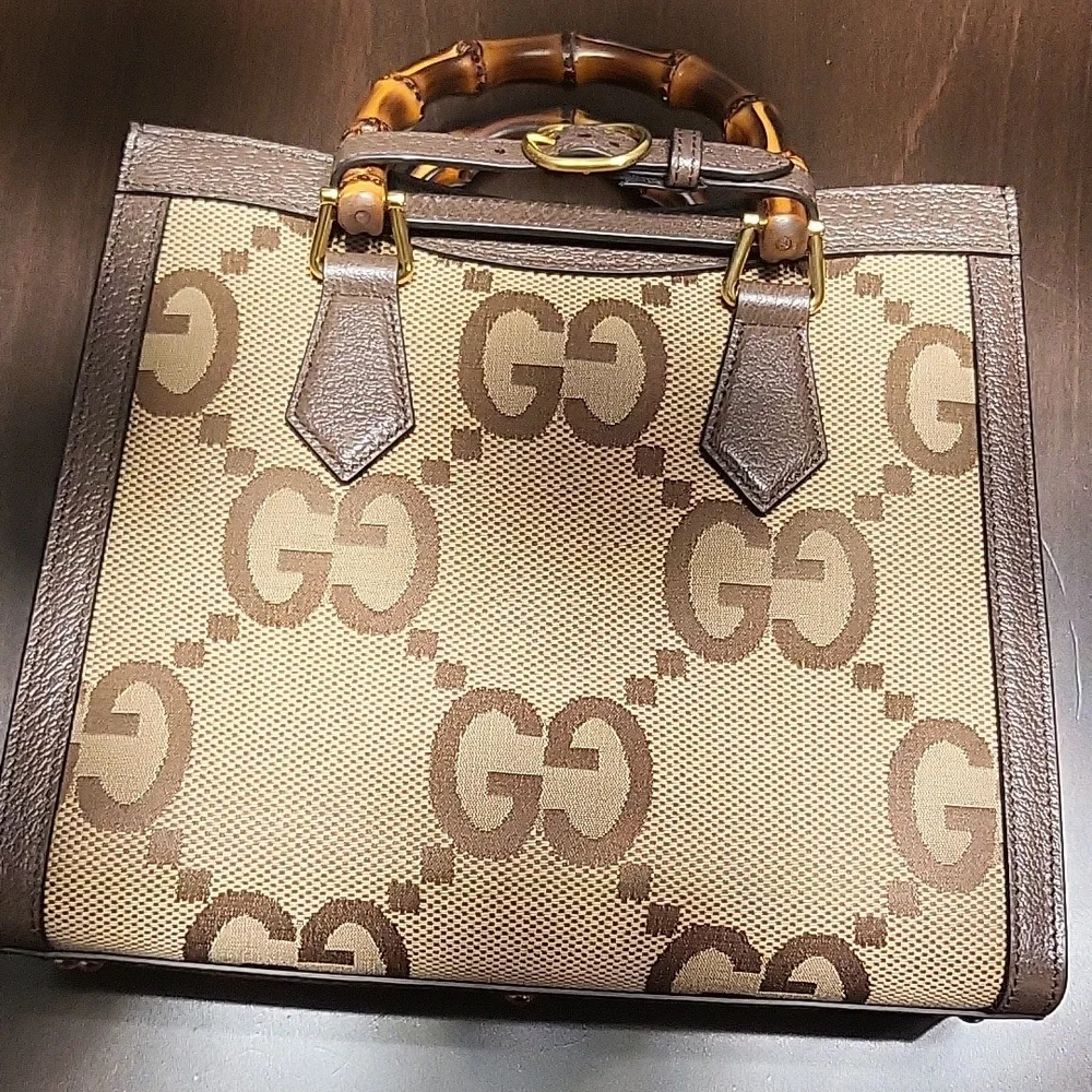 Gucci Diana NM Bamboo Handle Tote Jumbo GG Canvas Medium Brown - Picture 3 of 12